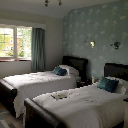 Silverstone Guest House Extérieur photo