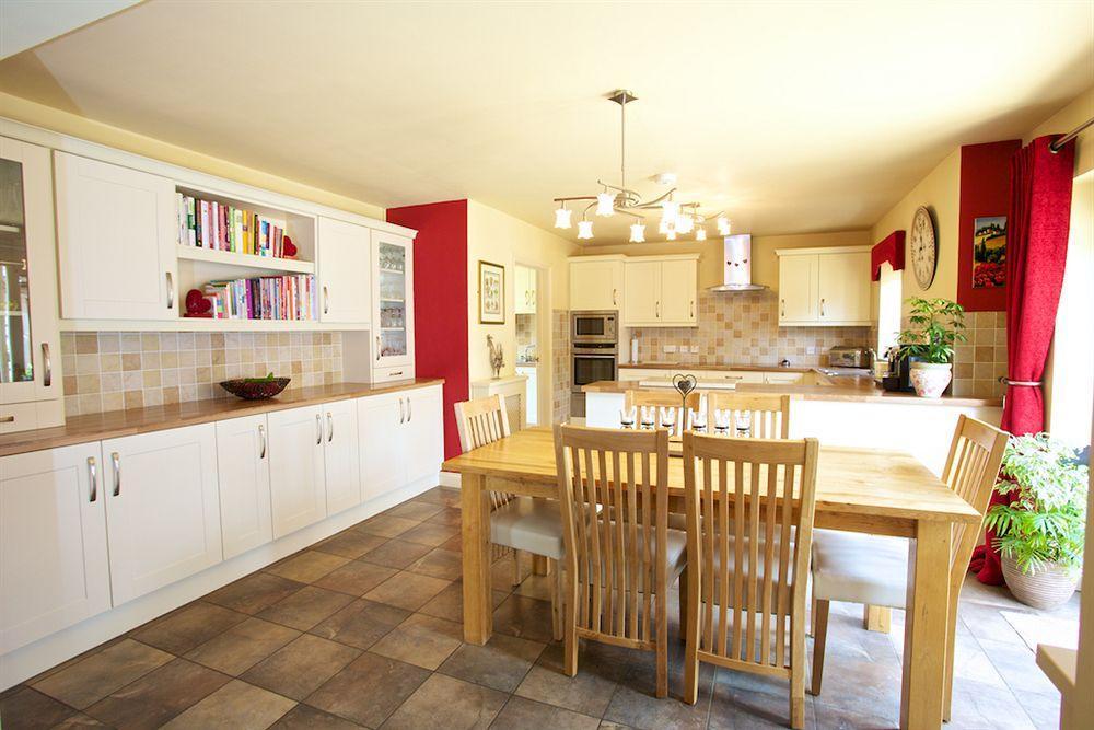 Silverstone Guest House Extérieur photo
