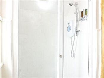 Silverstone Guest House Extérieur photo