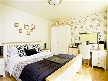 Silverstone Guest House Extérieur photo